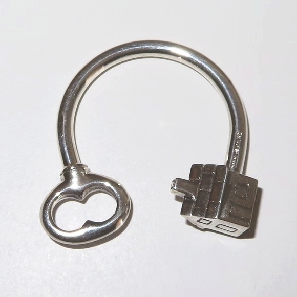 Tiffany's "House And Key" Sterling Silver Keyring - Picture 1 of 17